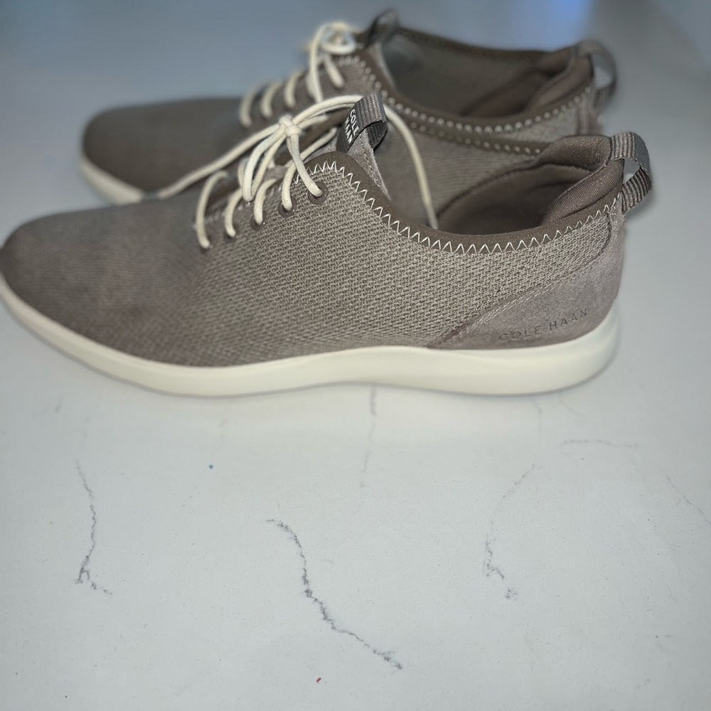 Cole Haan Grand Os size 10 (good condition)